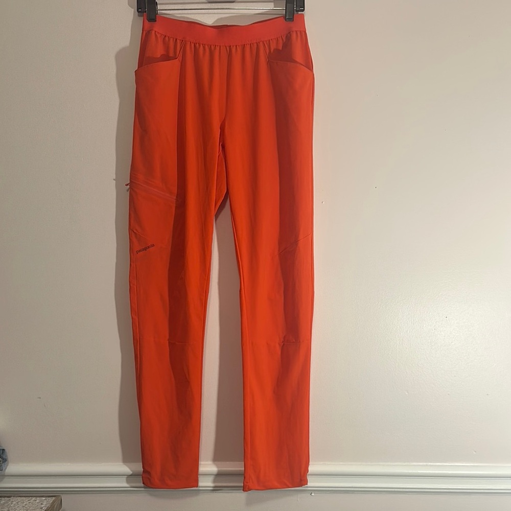 Patagonia Women’s Pants . SIZE 6 . LIKE NEW. NEVER WORN